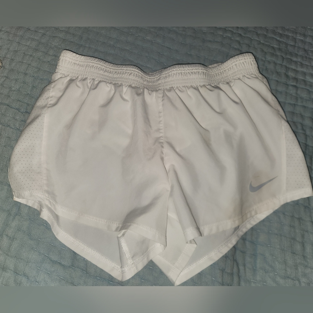 NIKE Ladies Dri•Fit Athletic Shorts - medium